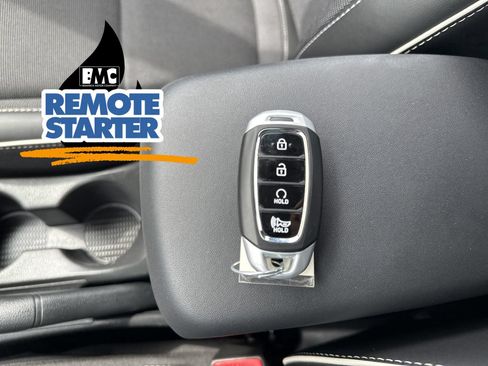 Used 2023 Hyundai Venue Limited FWD image 54