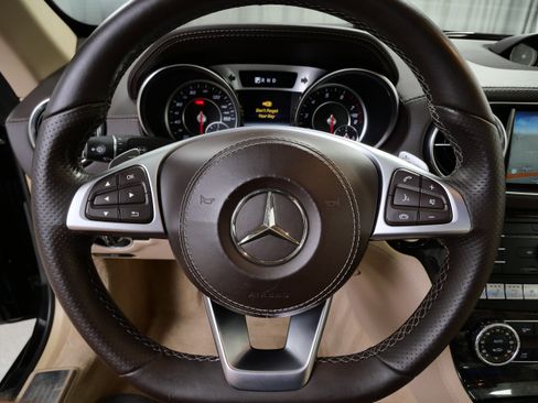 Used 2017 Mercedes-Benz SL 550 image 23