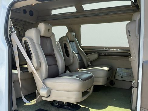 Certified 2017 Ford Transit 150 XLT image 17