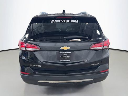 Used 2022 Chevrolet Equinox Premier w/ LPO, Floor Liner Package FWD image 8
