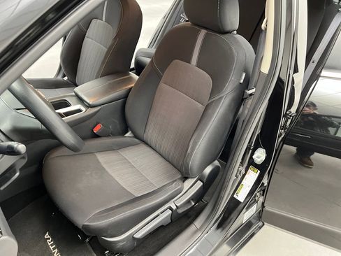 Used 2024 Nissan Sentra SV image 9