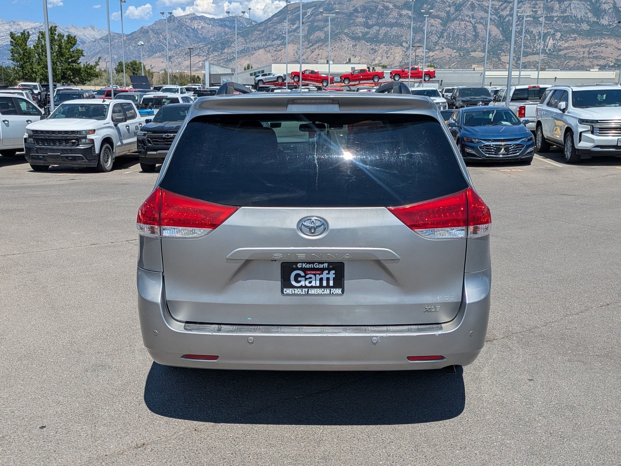Used 2012 Toyota Sienna XLE w/ Entertainment Pkg FWD image 4