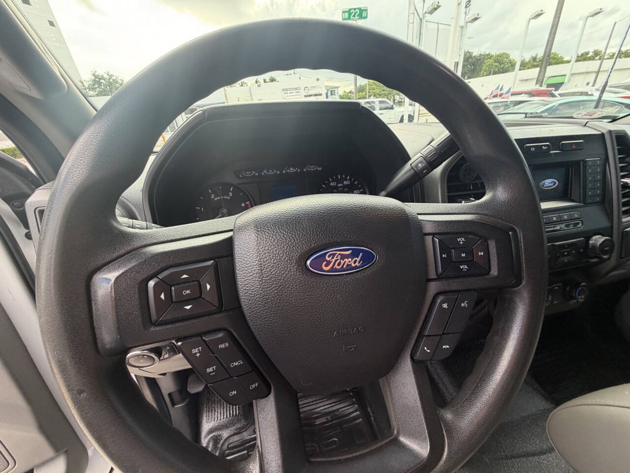 Used 2022 Ford F350 XL w/ Power Equipment Group AWD/4WD image 15