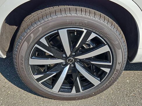 New 2026 Volvo XC90 B5 Core AWD/4WD image 7