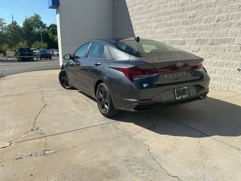 Used 2022 Hyundai Elantra SEL w/ Cargo Package FWD image 8