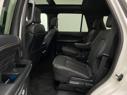Used 2024 Ford Expedition Platinum image 31
