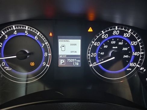 Used 2017 INFINITI QX50 2WD w/ Deluxe Touring Package image 11