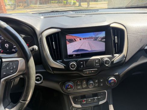 Used 2023 GMC Terrain Denali image 9