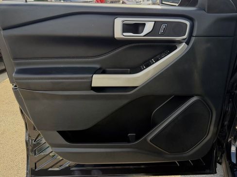 Certified 2022 Ford Explorer XLT RWD image 14