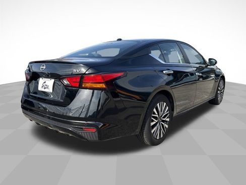 Used 2024 Nissan Altima 2.5 SV image 6