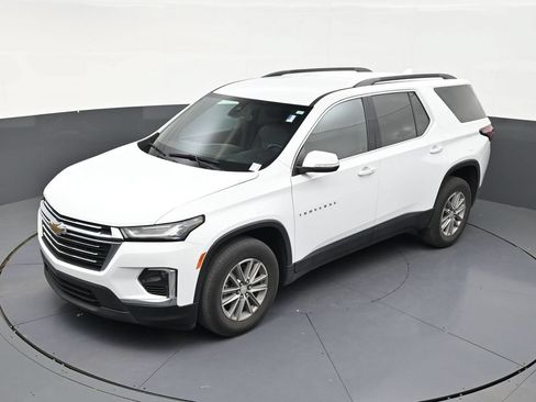 Used 2023 Chevrolet Traverse LT FWD image 12