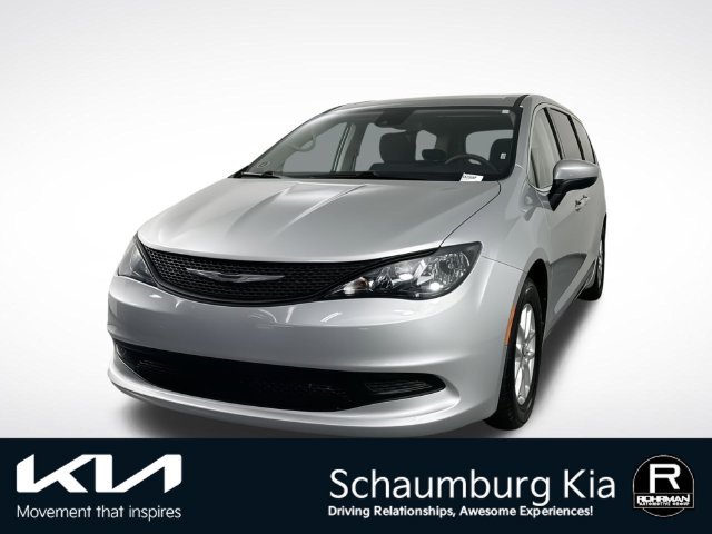 Used 2023 Chrysler Voyager LX FWD image 1