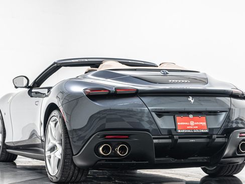 Used 2025 Ferrari Roma Spider RWD image 7