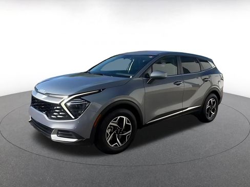 Used 2025 Kia Sportage LX FWD image 8
