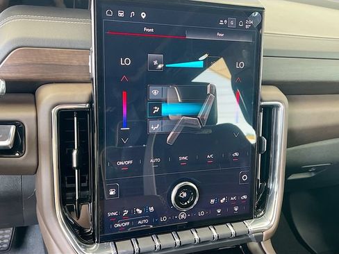 New 2026 GMC Yukon XL Denali Ultimate AWD/4WD image 11