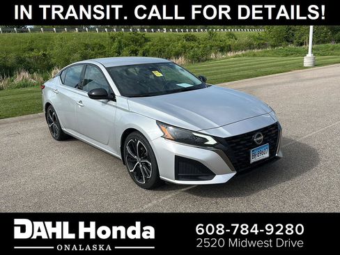 Used 2024 Nissan Altima 2.5 SR FWD image 1