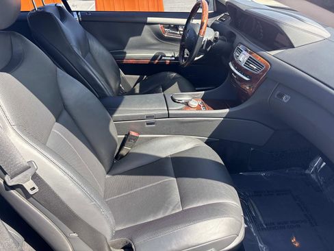 Used 2014 Mercedes-Benz CL 550 4MATIC image 32