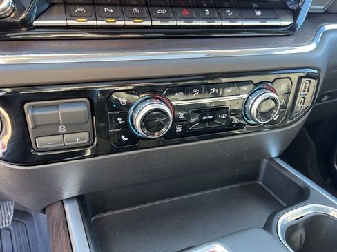 Used 2023 GMC Sierra 1500 SLT w/ SLT Premium Plus Package image 28