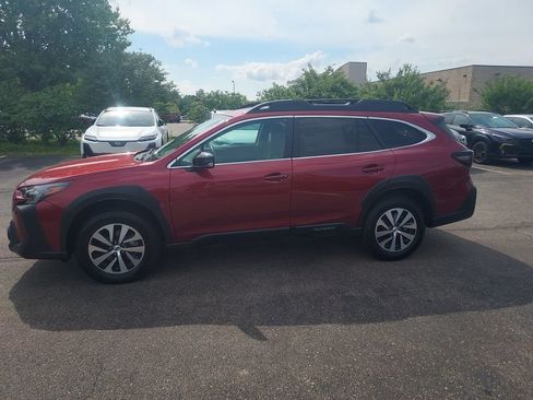 Certified 2025 Subaru Outback Premium AWD/4WD image 5