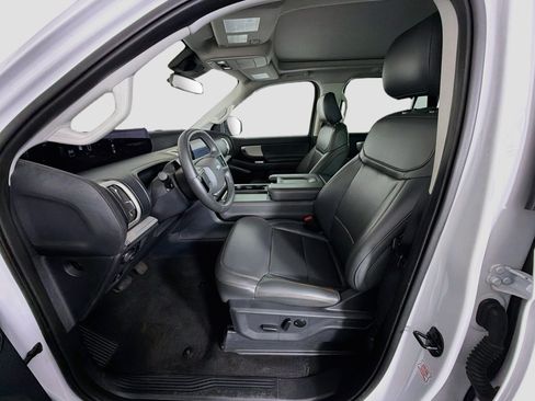 Used 2025 Ford Expedition Active AWD/4WD image 13