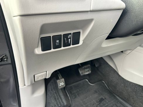 Used 2016 Toyota Prius V Four image 12