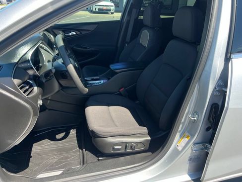 Used 2022 Chevrolet Malibu LT FWD image 30