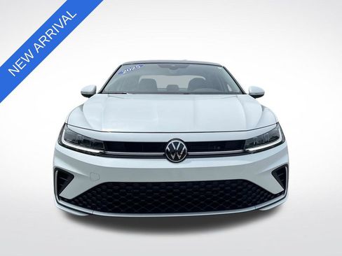 Used 2025 Volkswagen Jetta SEL FWD image 8
