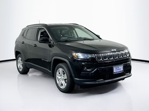 Used 2022 Jeep Compass Latitude w/ Convenience Group AWD/4WD image 3