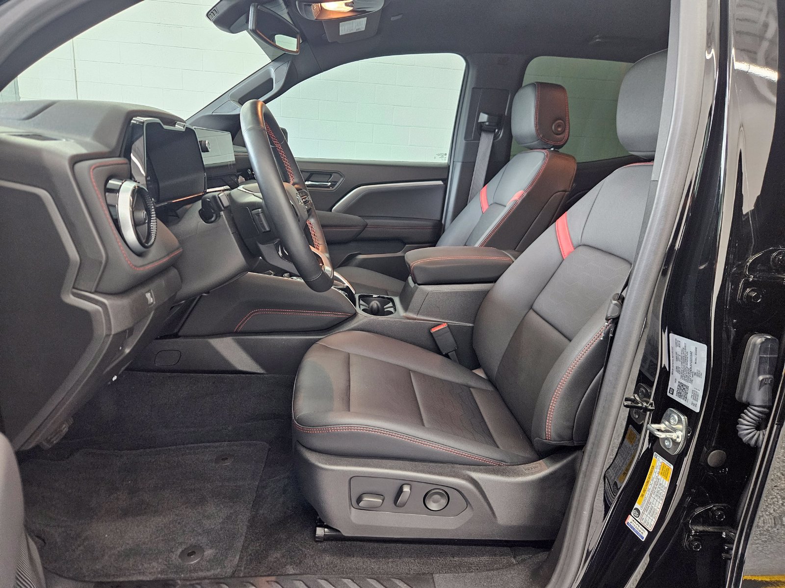 Used 2026 Chevrolet Colorado Z71 w/ Z71 Convenience Package 2 AWD/4WD image 10