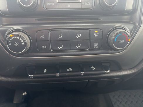 Used 2018 Chevrolet Silverado 1500 LT w/ LT Convenience Package AWD/4WD image 14