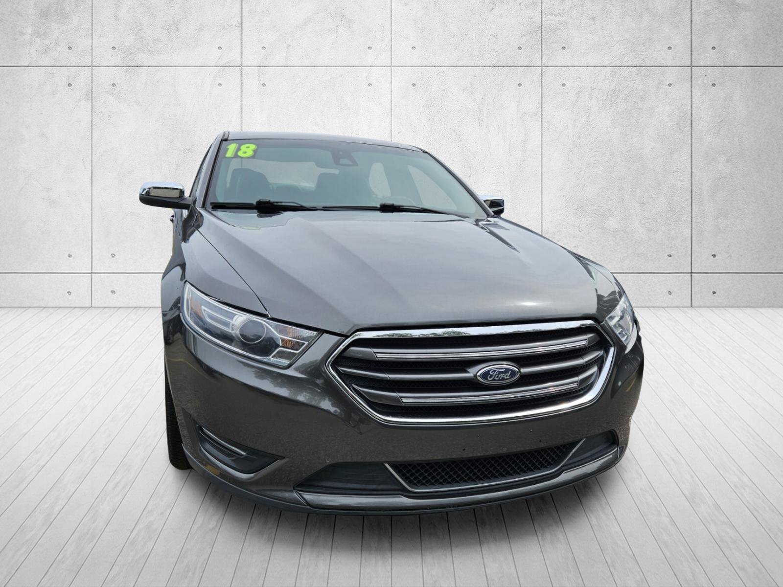 Used 2018 Ford Taurus Limited FWD image 4
