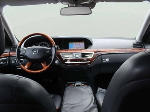Used 2008 Mercedes-Benz S 550 4MATIC image 9