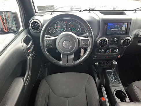 Used 2018 Jeep Wrangler Unlimited Sport S AWD/4WD image 11