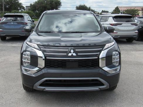 New 2025 Mitsubishi Outlander SE image 7