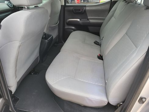 Used 2020 Toyota Tacoma SR5 RWD image 18