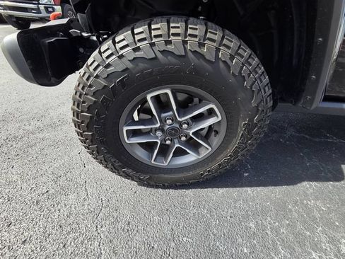 Used 2025 Jeep Gladiator Mojave AWD/4WD image 10