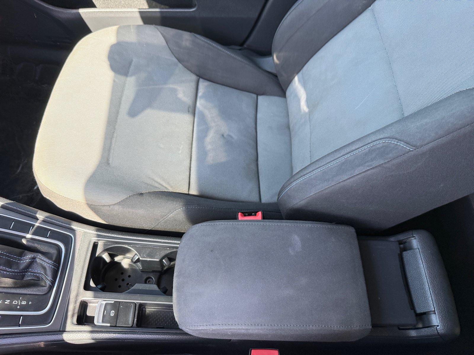 Used 2016 Volkswagen e-Golf SE w/ DC Fast Charging Package FWD image 14