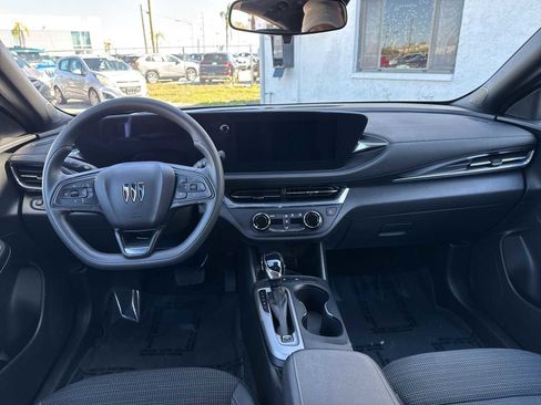 Used 2025 Buick Envista Preferred image 15