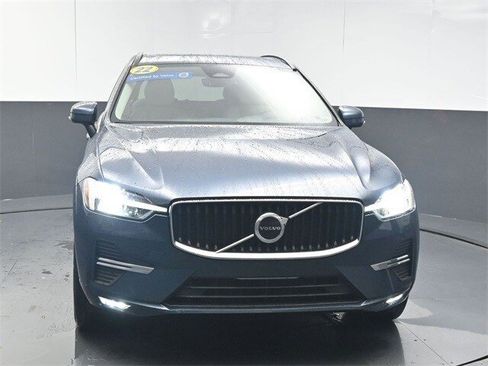 Certified 2022 Volvo XC60 B5 Momentum w/ Climate Package image 3