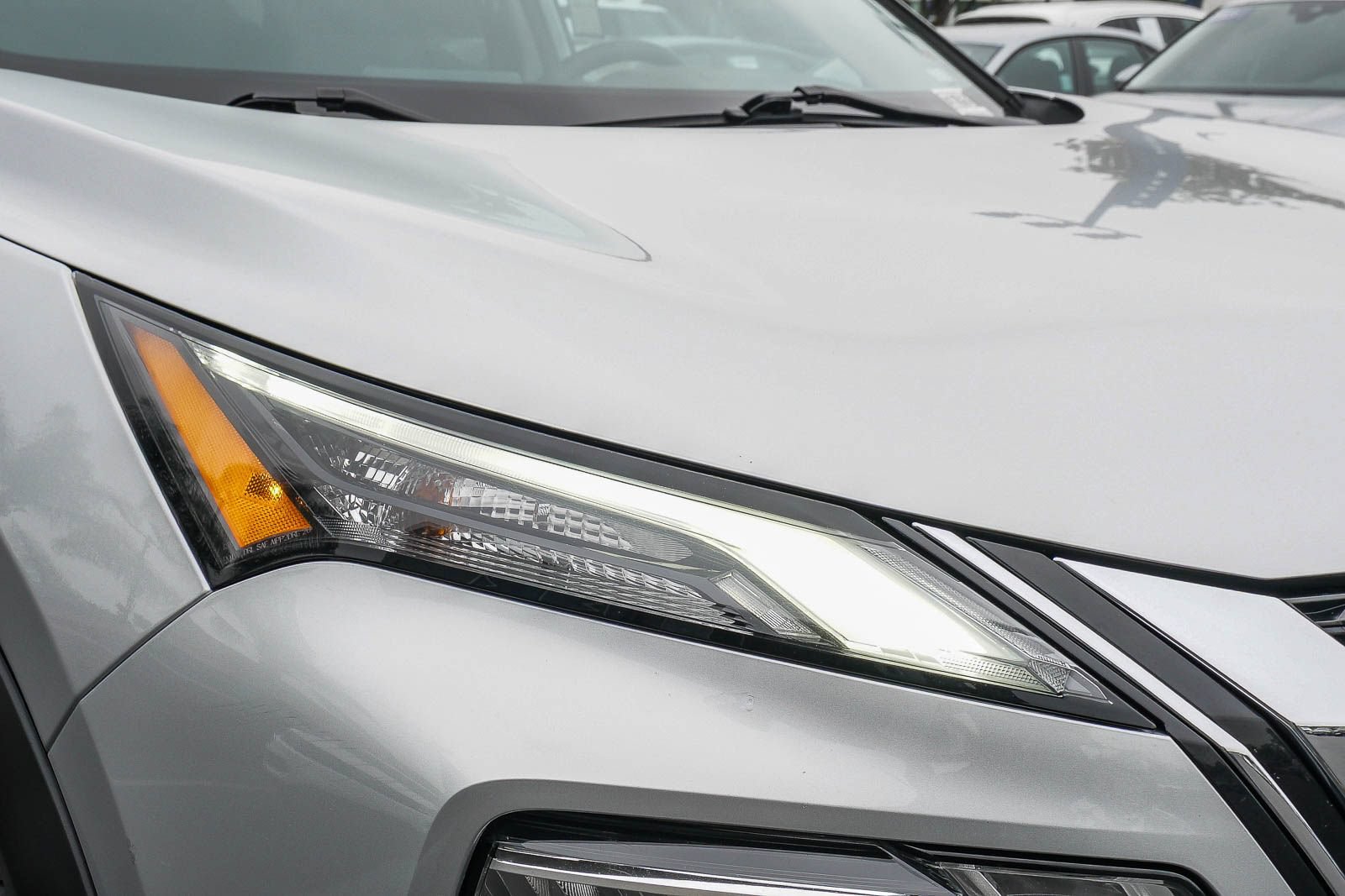 Used 2023 Nissan Rogue SV FWD image 5