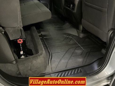 Used 2024 Chevrolet Silverado 2500 LT AWD/4WD image 31