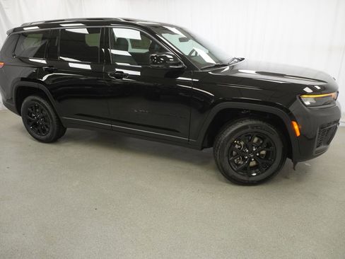 New 2026 Jeep Grand Cherokee L 4WD image 9