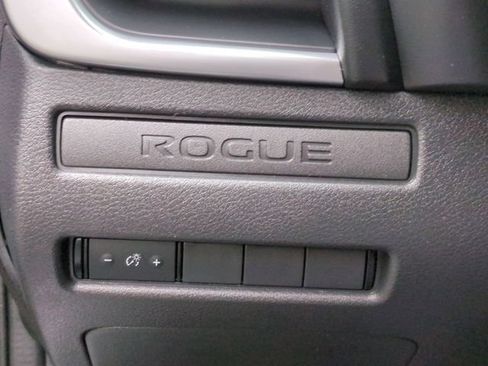 Used 2022 Nissan Rogue S AWD/4WD image 22
