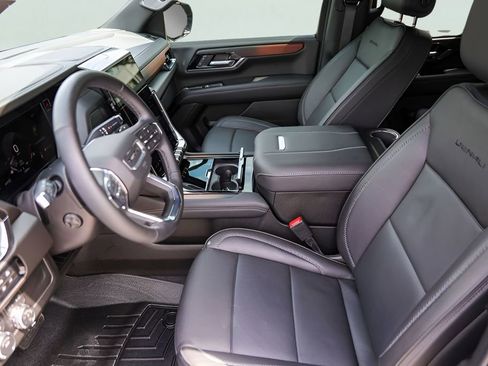 Used 2026 GMC Yukon Denali w/ Sun & Power Step Package AWD/4WD image 12
