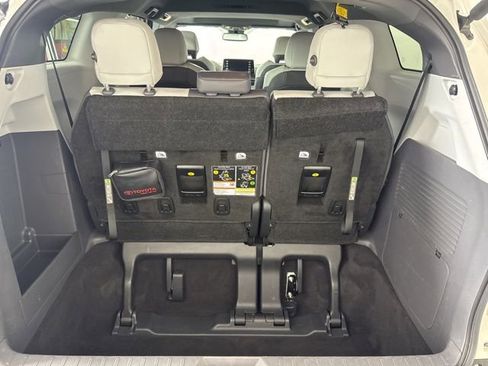 Used 2024 Toyota Sienna XSE AWD/4WD image 21