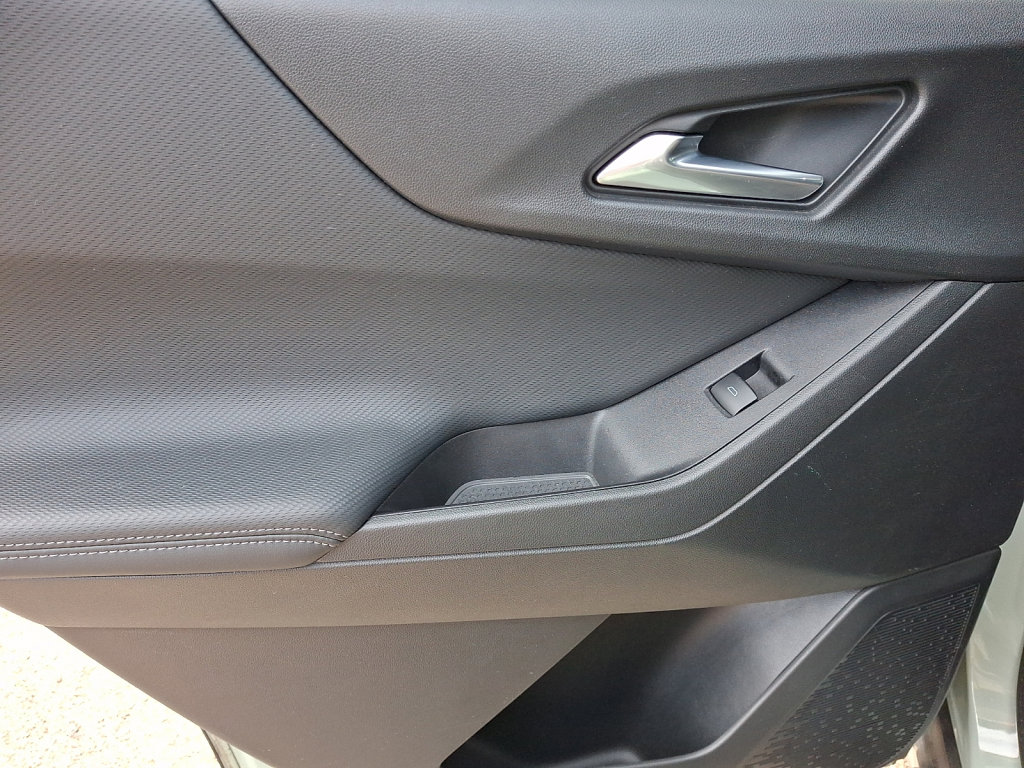 Used 2026 Chevrolet Equinox LT AWD/4WD image 19