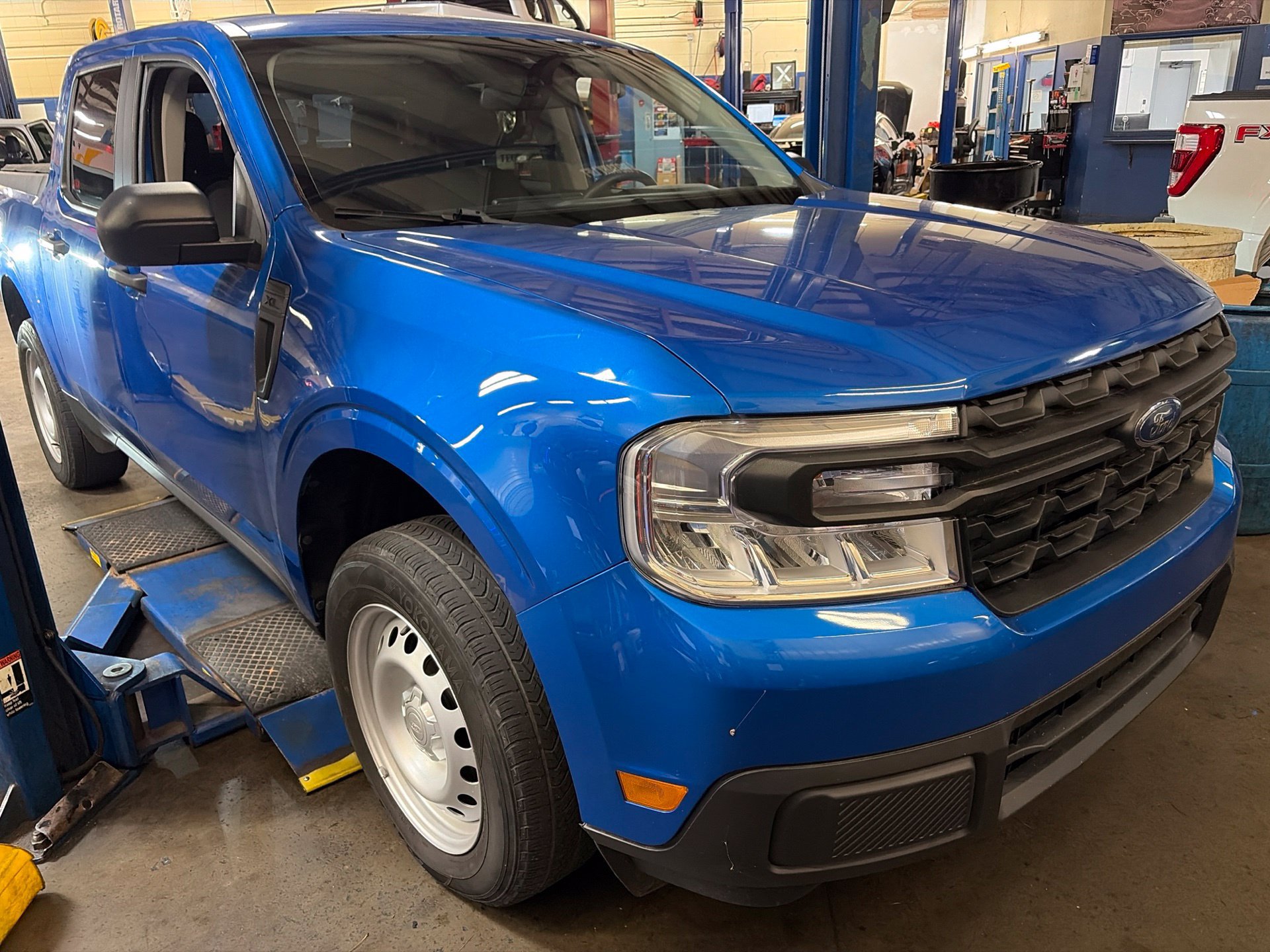 Used 2022 Ford Maverick XL FWD image 1