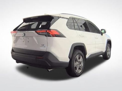 Used 2024 Toyota RAV4 LE AWD/4WD image 4