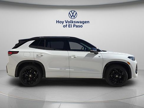 New 2026 Volkswagen Tiguan SE R-Line FWD image 2