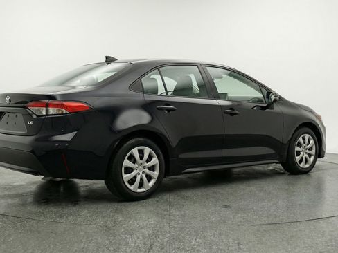 Used 2025 Toyota Corolla LE image 9